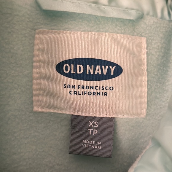 Old Navy puffer vest sea foam green. - Picture 2 of 8